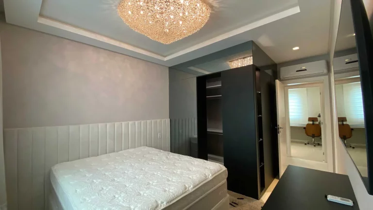 Imagem Apartamento com 3 dormitórios sendo 3 suítes e 3 vagas de garagem em Balneário Camboriú/SC