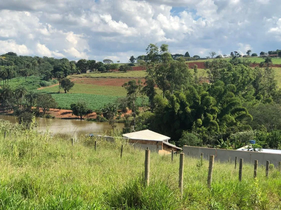 Imagem Vendo uma linda chácara na divisa de Igarapé / Mateus Leme, com 500 m²
