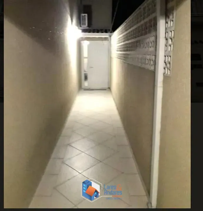 Imagem SOBRADO COM 3 DORMS (2 SUÍTES COM AR COND), 2 SALAS, COZ. COM COPA E ARMÁRIOS PLANEJADOS, QUINTAL LATERAL FECHADO. 4 VAGAS COBERTAS. VILA MIRANTE SP.