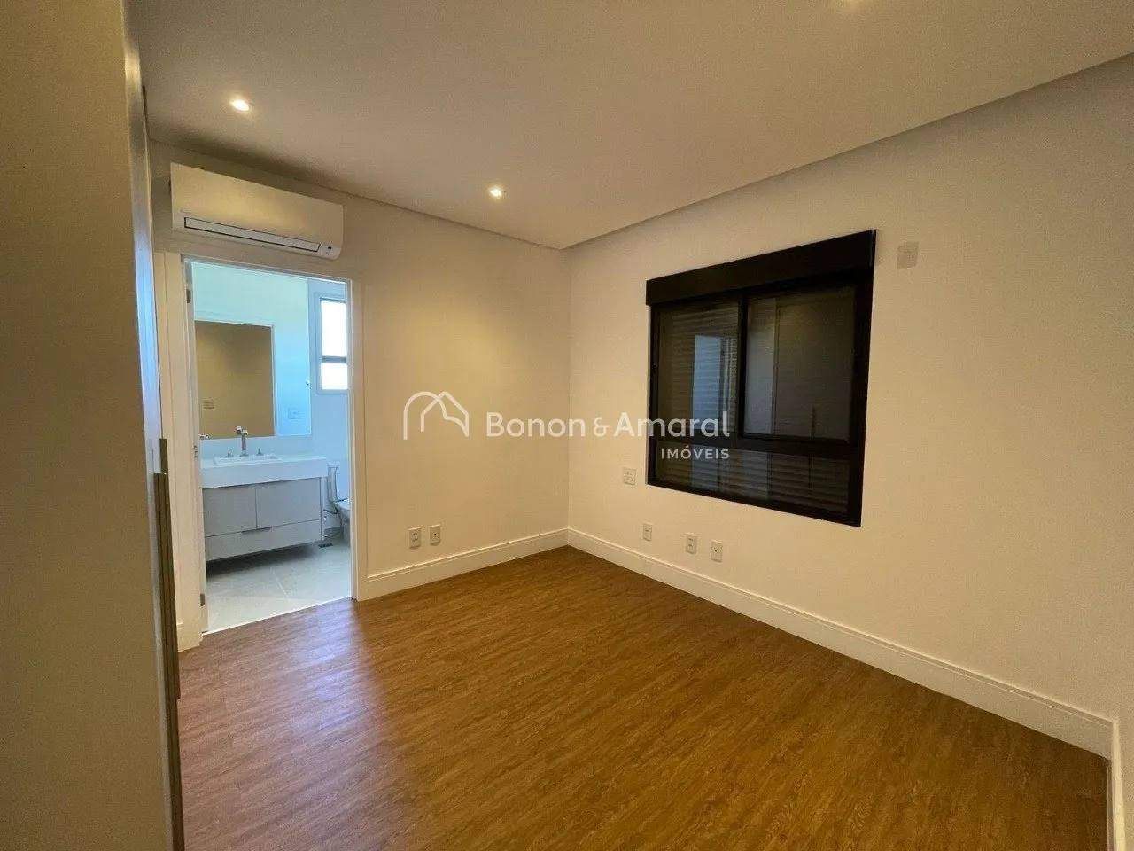 Imagem Casa em condomínio para venda em Sousas - Campinas S.P.