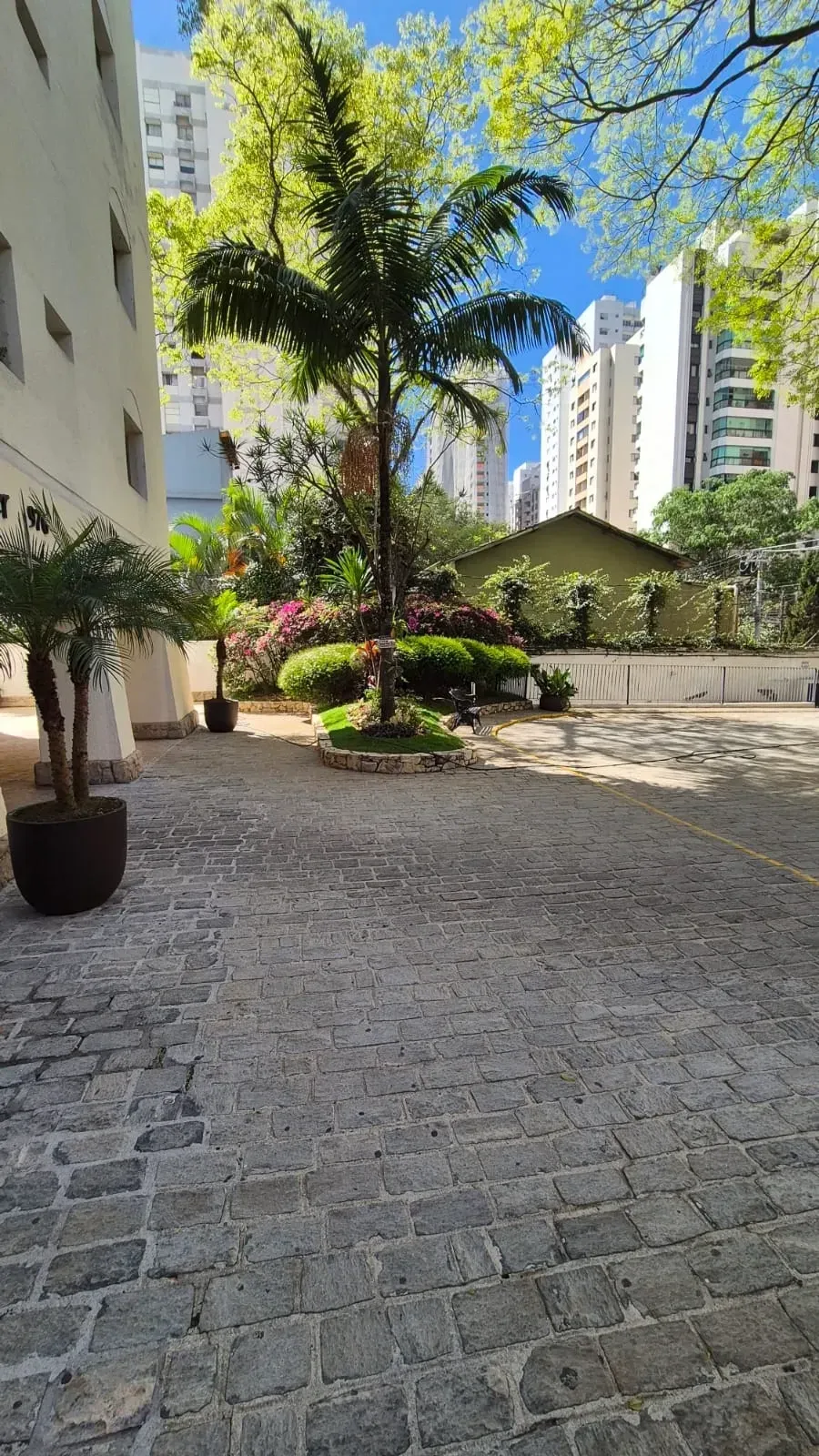 Imagem Apartamento com 2 Quartos para Alugar, 79 m² em Moema - São Paulo