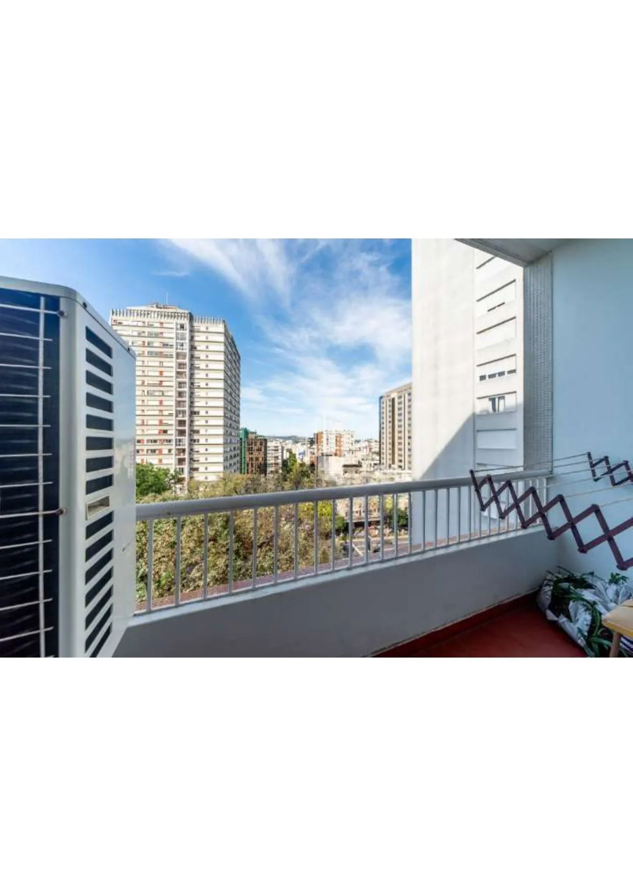 Imagem SEMI MOBILIADO, 3 DORMITÓRIOS BAIRRO INDEPENDÊNCIA AO LADO DO HOSPITAL MOINHOS DE VENTO. VISTA PANORÂMICA ESPETACULAR