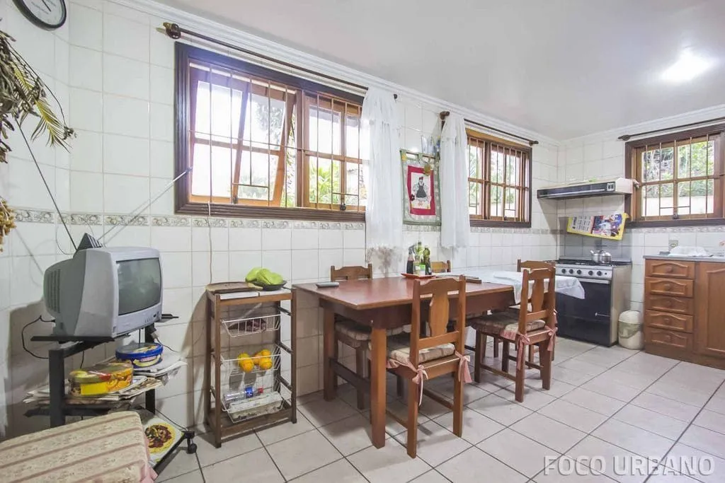 Imagem Casa 3 dormitórios à venda no Bairro Parque Santa Fé - Porto Alegre
