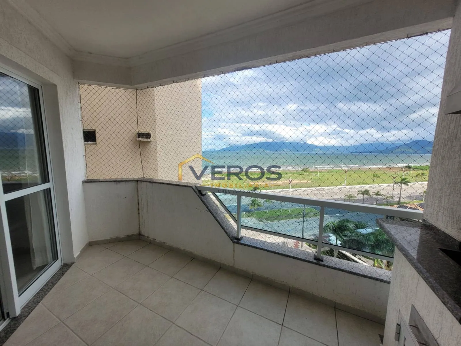 Imagem Apartamento à Venda no Aruan - 3 Dormitórios com Lazer Completo