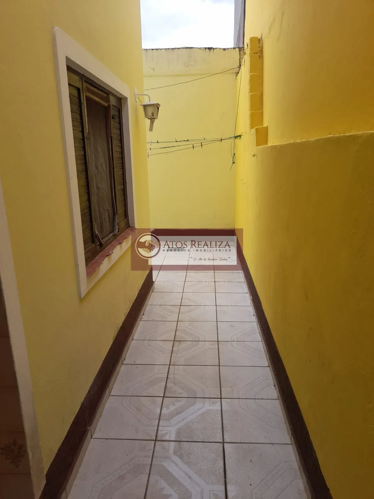 Imagem Vendo SUPER Oportunidade no Jardim Lalo. Casa térrea no Jardim Lalo, São 2 Dormitórios, 1 Suíte, 2 vagas de garagem, corredor lateral, próximo a estação autódromo da CPTM. Apenas R$ 550.000 aceita financiamento, Valor de Oportunidade.