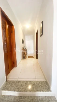 Imagem Linda casa no Loteamento Caminhos de São Conrado.

Projeto que privilegia integração, 
conforto e...