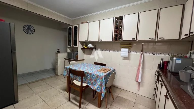 Imagem Casa sobresposta baixa com 03 dormitórios á venda em Santos