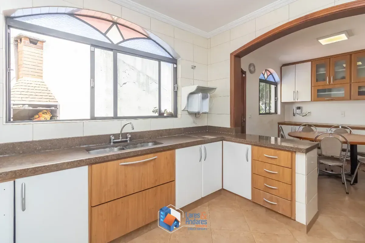 Imagem Casa para venda em Jardim São José (Zona Norte) com 4 quartos, sendo 2 suítes, 202m²