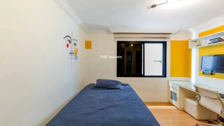 Imagem Apartamento à venda em Pinheiros: 3 quartos, 3 suítes, 1 sala, 4 banheiros, 2 vagas e 160m²