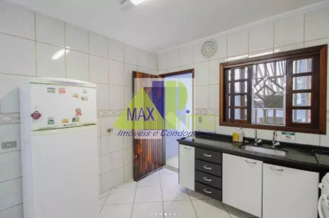 Imagem Oportunidade única: Casa espetacular para alugar no coração da cidade! 3 quartos amplos, churrasqueira, 5 vagas de garagem