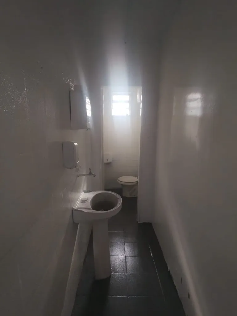 Imagem Galpão Comercial para Locação no Planalto, São Bernardo do Campo-SP: 3 Salas, 4 Banheiros, 1.078m² de Área
