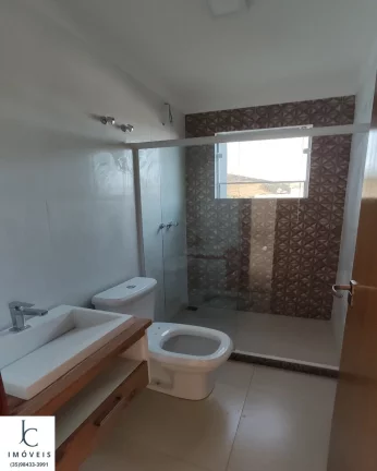 Imagem Casa à venda em condomínio horizontal fechado em São Lourenço MG. Portaria 24 h., bem localizado em bairro nobre.