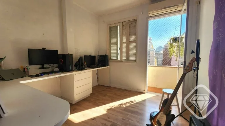 Imagem Apartamento no Centro Histórico com Sacada e Andar Alto

Brilhante Imóveis apresenta este ótimo a...