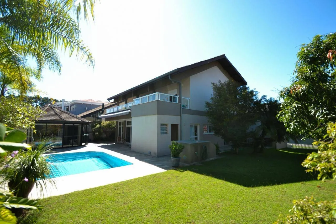 Imagem Luxuosa Casa com 4 Suítes à Venda em Alphaville - Santana de Parnaíba/SP