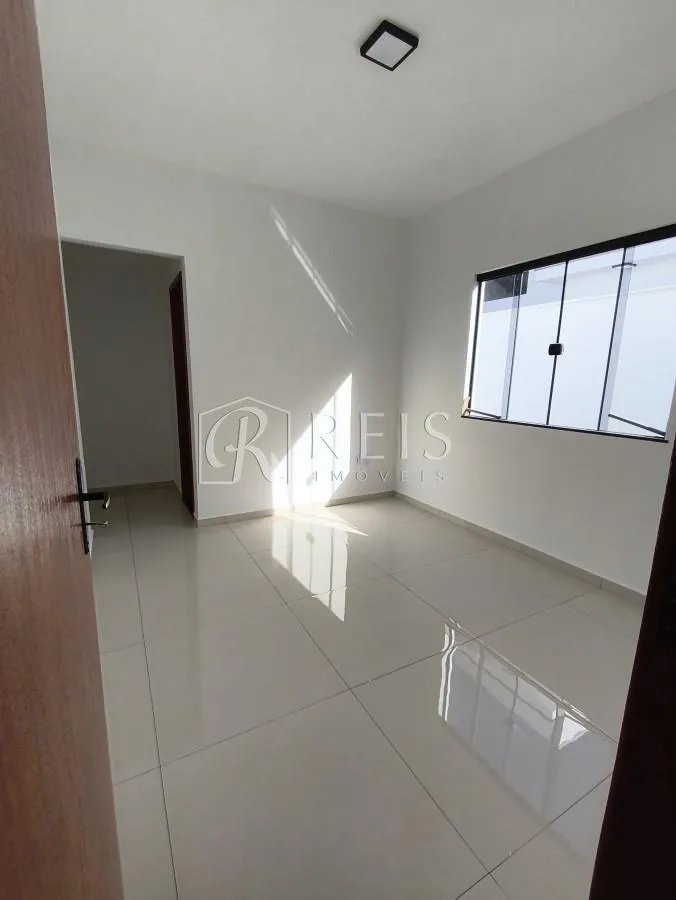 Imagem Casa para Venda em Rio das Ostras, Chácara Mariléa, 3 dormitórios, 1 suíte, 2 banheiros, 2 vagas
