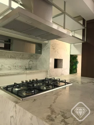 Imagem Apartamento Mobiliado com Suíte e Vista para o Pôr do Sol

Brilhante Imóveis apresenta este belí...