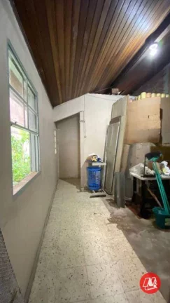 Imagem No bairro Rio Branco, casa em terreno de 165 m².