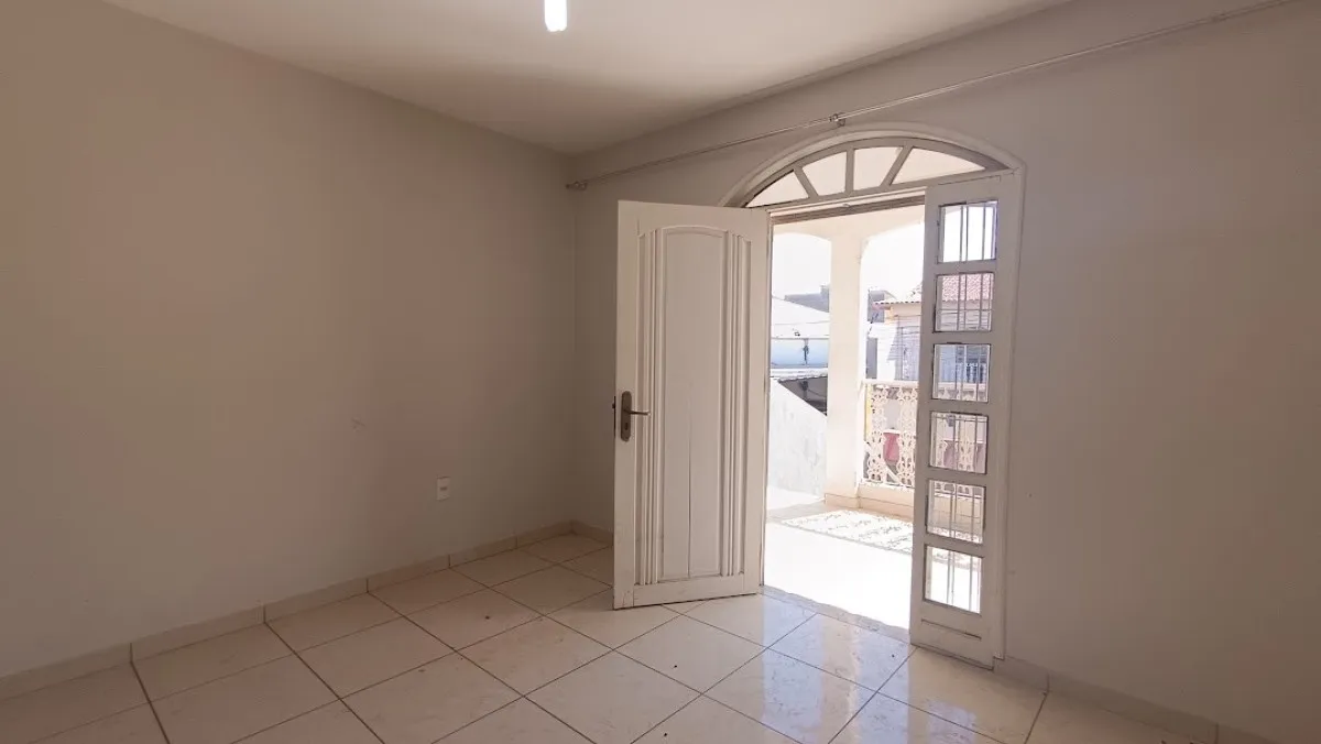 Imagem Casa Duplex com 5 quartos à venda em Vila Velha