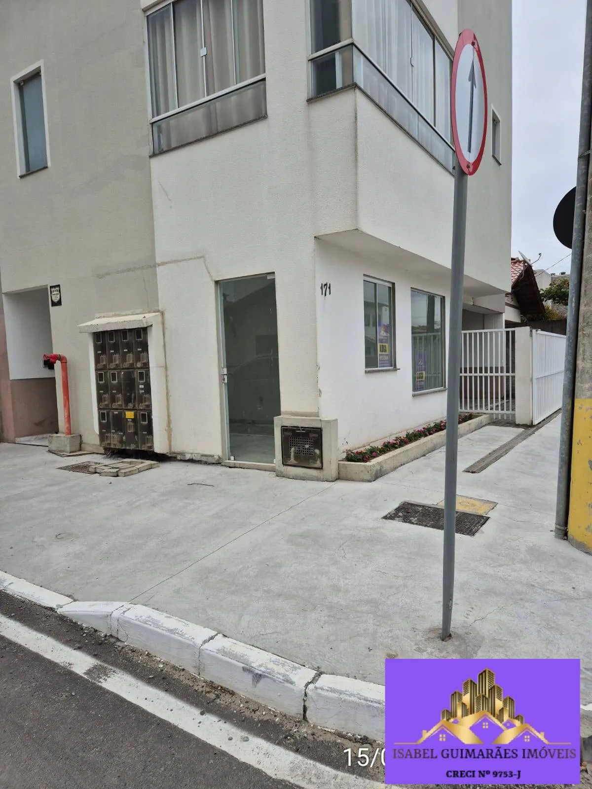 Imagem Alugo Sala Comercial Próxima da Avenida Principal, no Gravatá de Navegantes