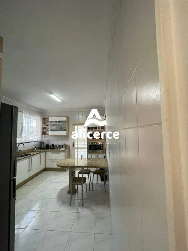 Imagem Cobertura à venda com 3 quartos 1 suíte, 245m² em Estreito Florianópolis