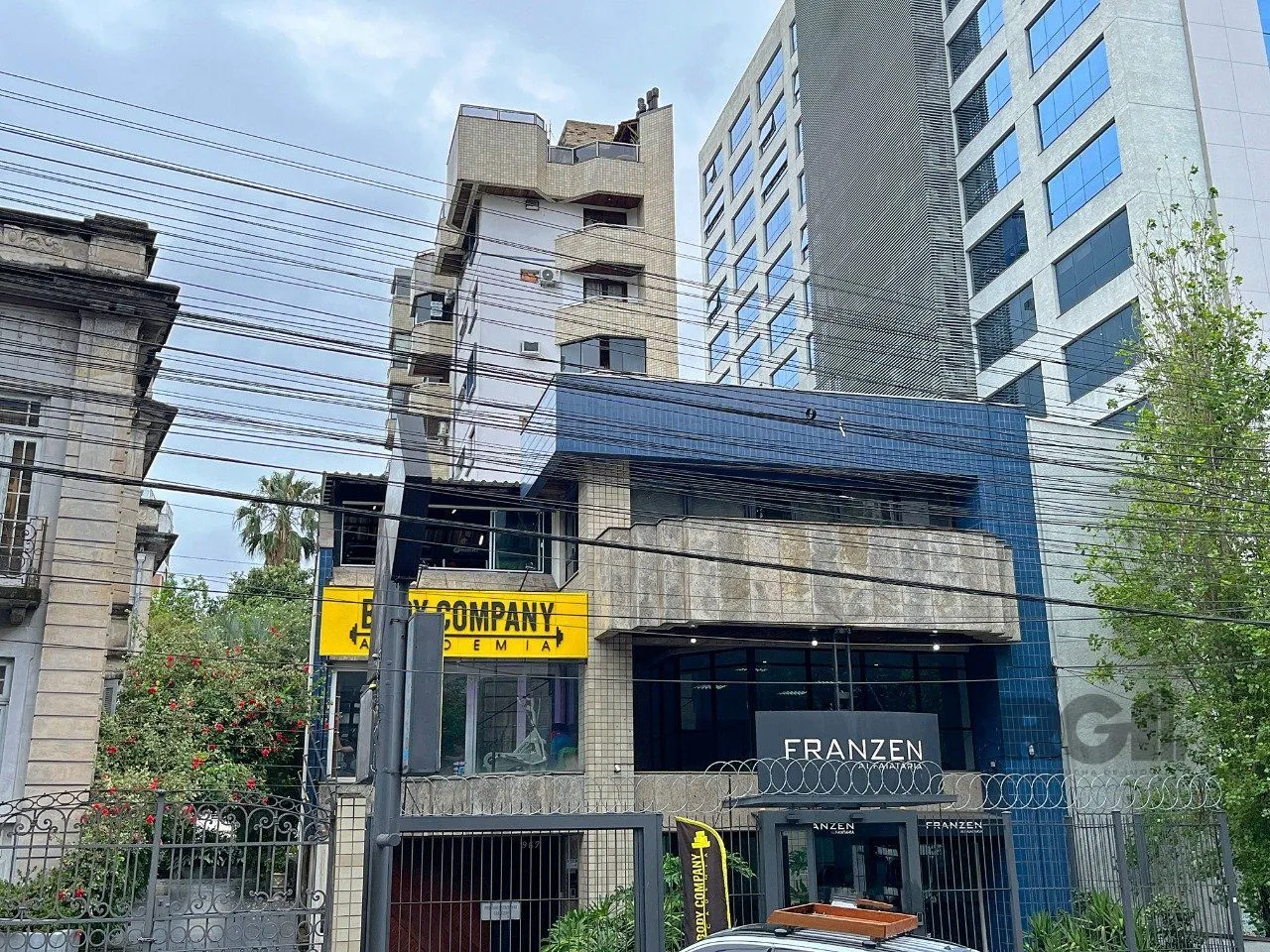 Imagem Cobertura de 1 dormitório com uma vaga de garagem no bairro Independência em Porto Alegre
