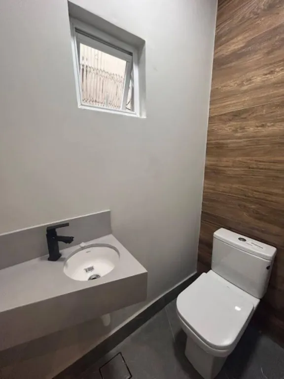 Imagem CASA COM 140,00 m² - CANTO DO FORTE - PRAIA GRANDE SP
