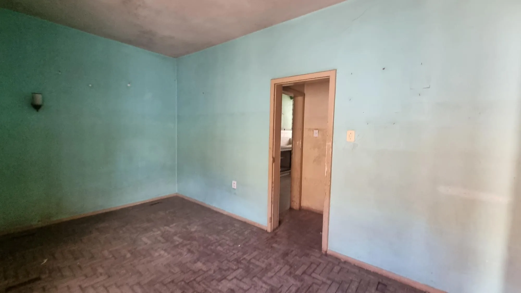 Imagem Casa com loja na frente a venda no Bairro Anchieta.
