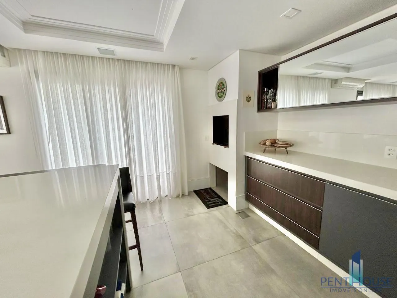 Imagem Casa em Condomínio para Venda em Balneário Camboriú, BARRA, 4 dormitórios, 2 suítes, 4 banheiros, 2 vagas