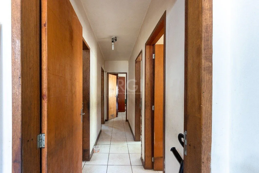 Imagem Casa para Venda - 149.99m², 6 dormitórios, sendo 2 suites, Nonoai