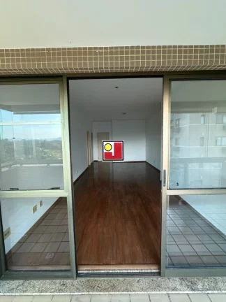 Imagem Vendo 3Q, Praia da Barra, 160m², cozinha planejada, armários, blindex, 2 vg, ônibus, clube, captação solar, recarga elétrica, tênis, futebol, squash