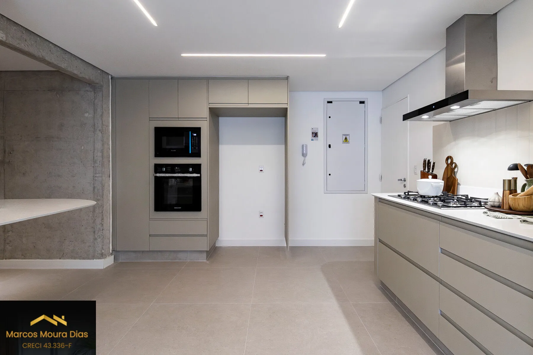 Imagem Apartamento Alto Padrão 3 suítes,167m2 ,reformado, 2 vagas, Alameda Sarutaiá