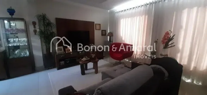 Imagem Casa à venda com 230m² de área construída, no Parque Taquaral