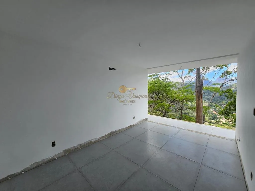 Imagem Casa em Condomínio para Venda em Petrópolis / RJ no bairro Itaipava