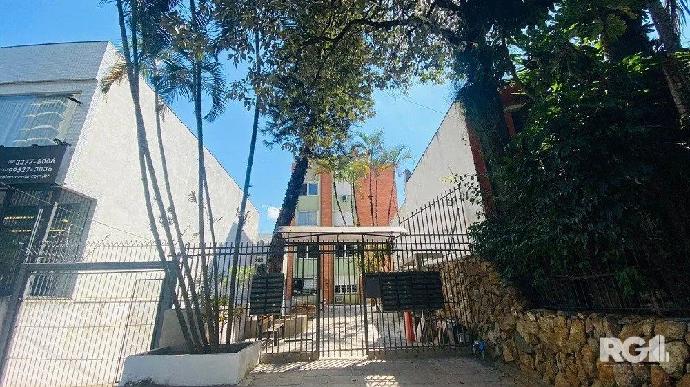 APARTAMENTO SEMI-MOBILIADO NO BAIRRO FLORESTA