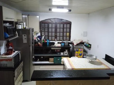 Imagem VENDA DE CASA TÉRREA NO BAIRRO DA PENHA, EM ARUJÁ/SP, 73m² com 3 quartos, sala de estar, área gourmet e garagem coberta para 02 autos. CONSULTE-NOS.