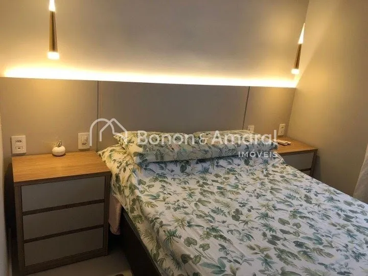 Imagem Apartamento com 3 Quartos sendo 1 suíte, 2 banheiros e 2 vagas à Venda, 75 m²