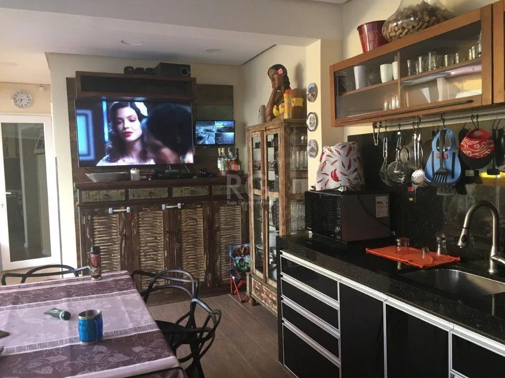 Imagem Casa para Venda - 230m², 3 dormitórios, sendo 3 suites, 3 vagas - Chácara das Pedras