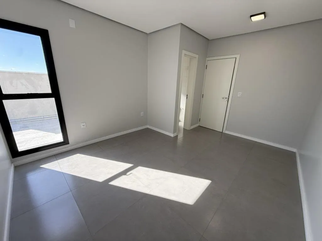 Imagem Residencial Vivare: Casa à Venda no Centro
