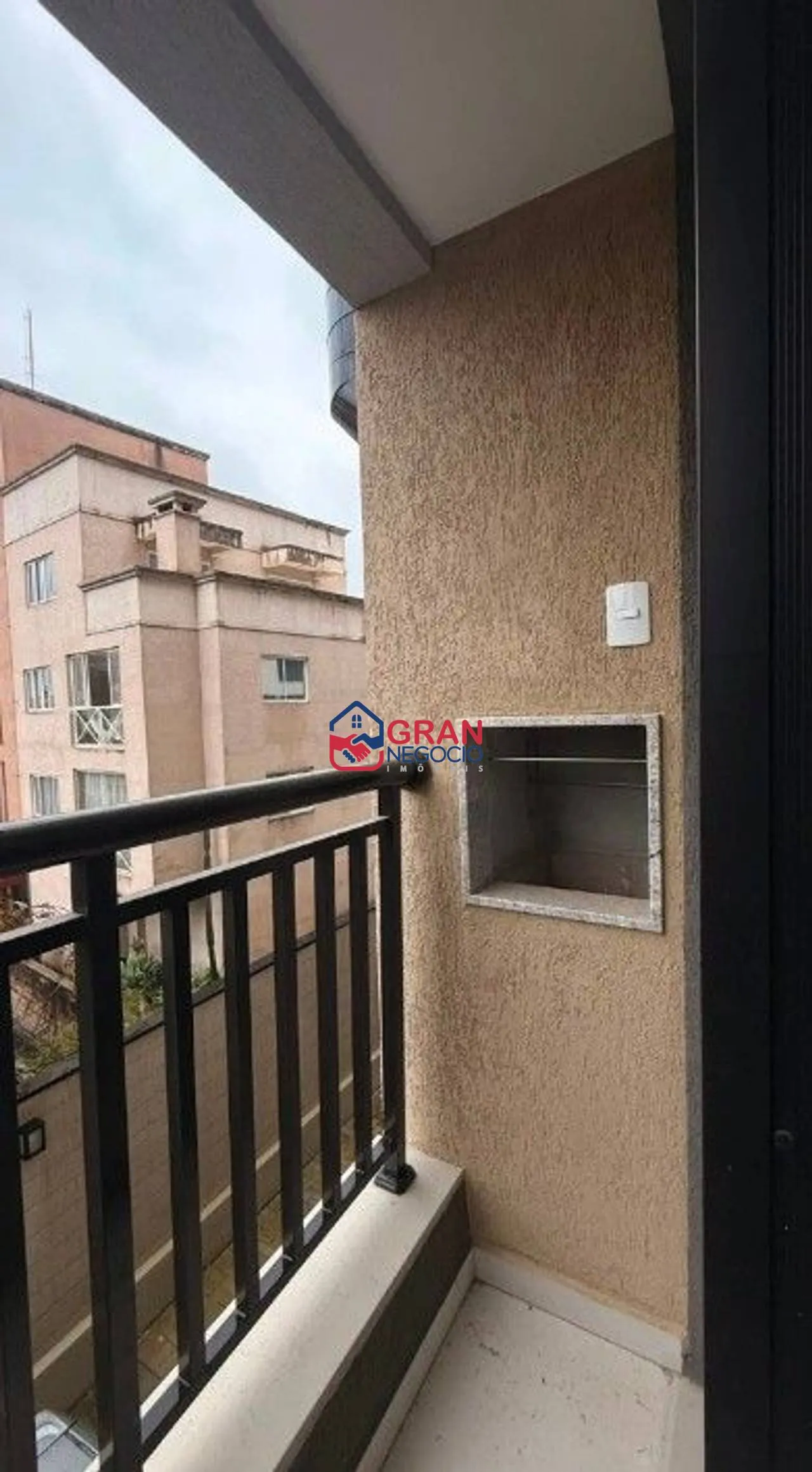 Imagem Vendo Apartamento CIC - Condomínio Clube