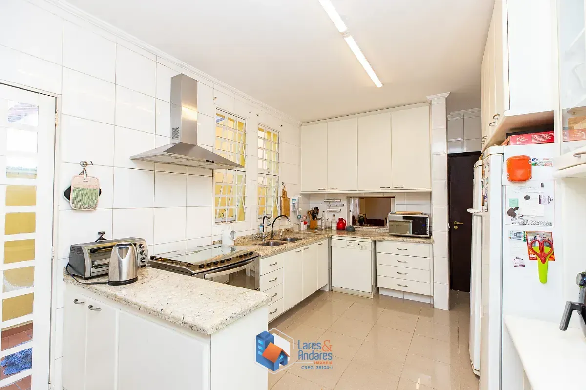 Imagem Sobrado para venda em Vila Madalena com 4 quartos, sendo 2 suítes, 351m²