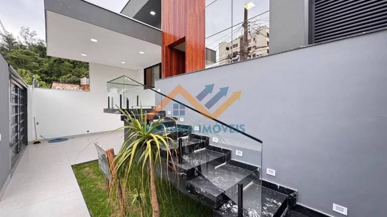 Imagem Casa deslumbrante de 3 dormitórios, sendo 2 suítes e 1 com closet, à venda no charmoso bairro Bom Retiro em Ipatinga!