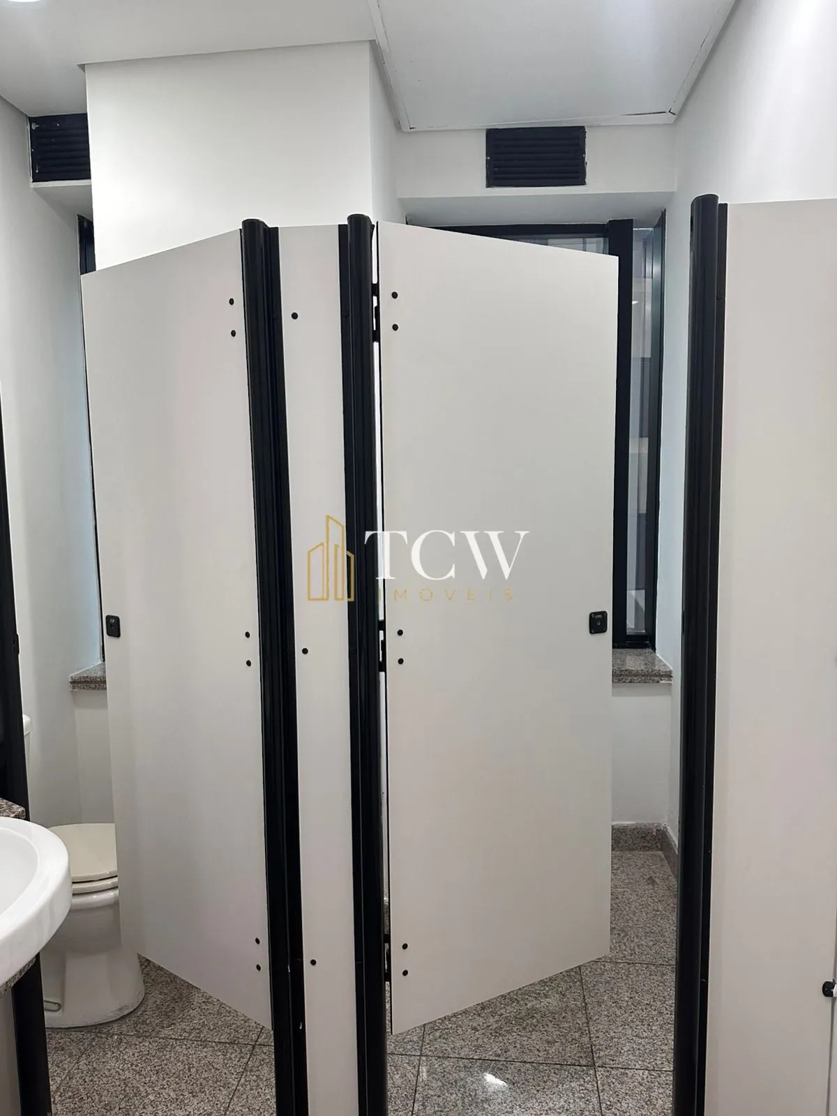 Imagem Conjunto Comercial para Locação no Itaim Bibi | 238 m² | Vão Livre | 7 Vagas | São Paulo/SP