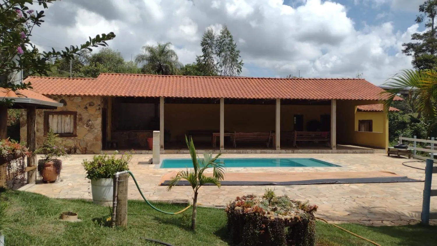 Imagem Sítio à Venda em Entre Rios de Minas/ MG , com 6 hectares (60.000 m²)