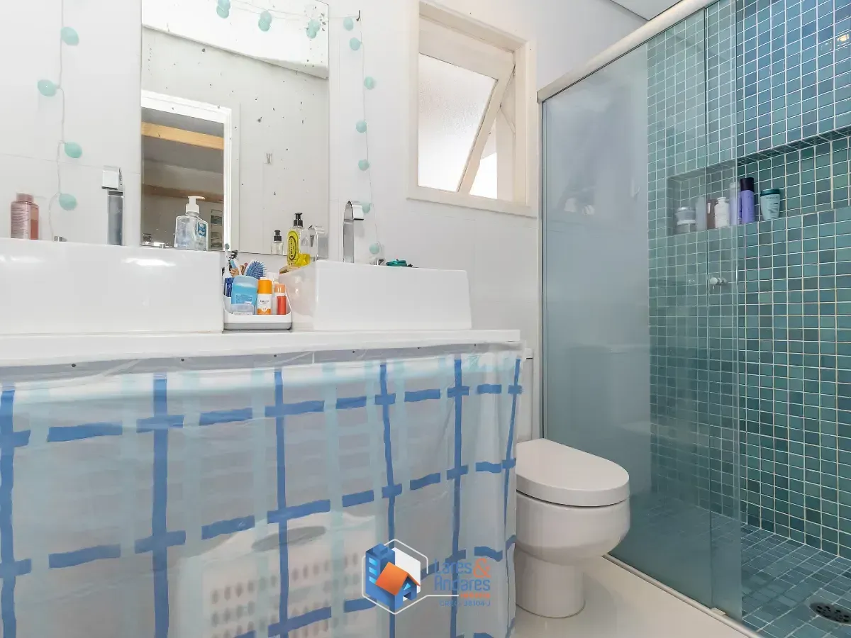 Imagem Casa no condomínio Villas de São Francisco IX para venda com 3 quartos, sendo 3 suítes, 330m²