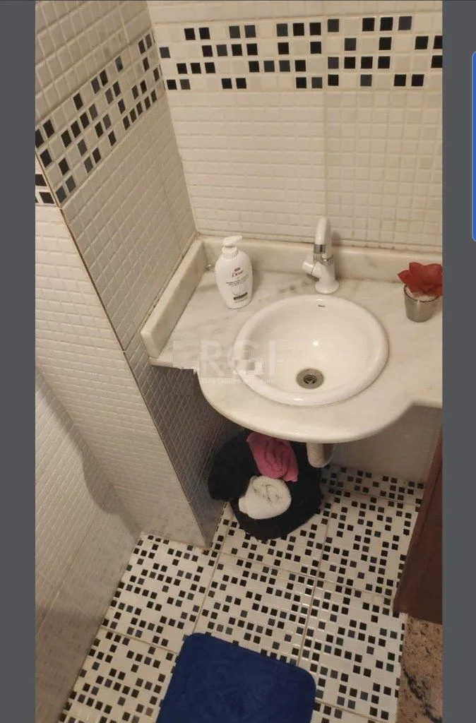 Imagem Casa para Venda 3 dormitórios no Partenon