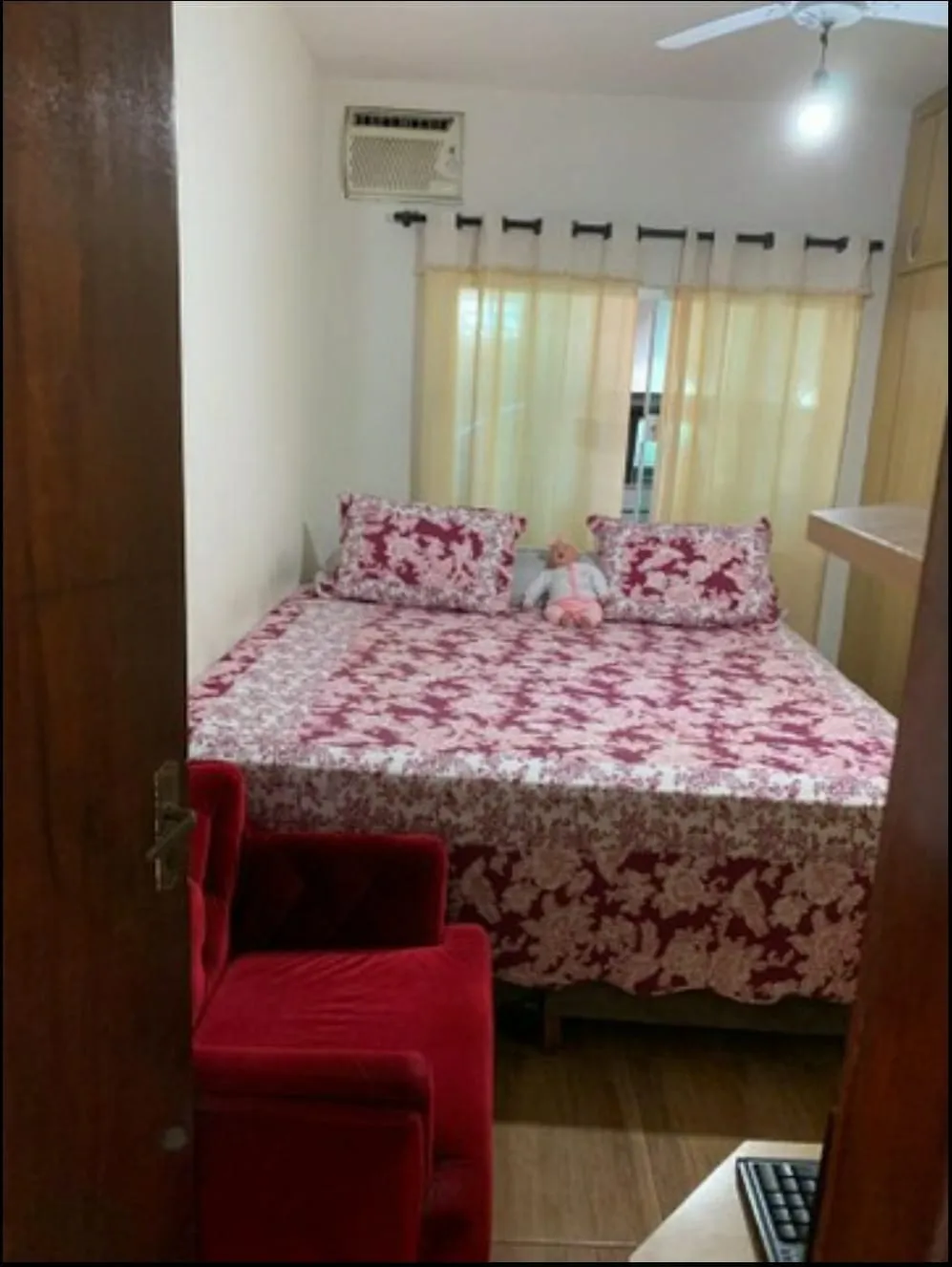Imagem Casa à venda 3 Quartos, 2 Suites, 2 Vagas, 300M², Parque Santo Antônio, Taubaté - SP