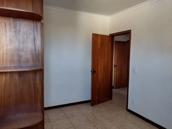 Imagem Excelente apartamento de 127 m2 de área útil ,na melhor localização da Vila Monteiro.Em condomí...