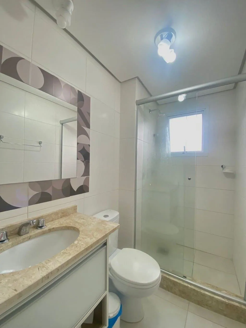 Imagem Apartamento de 2 dormitorios à venda em Santana, Porto Alegre.