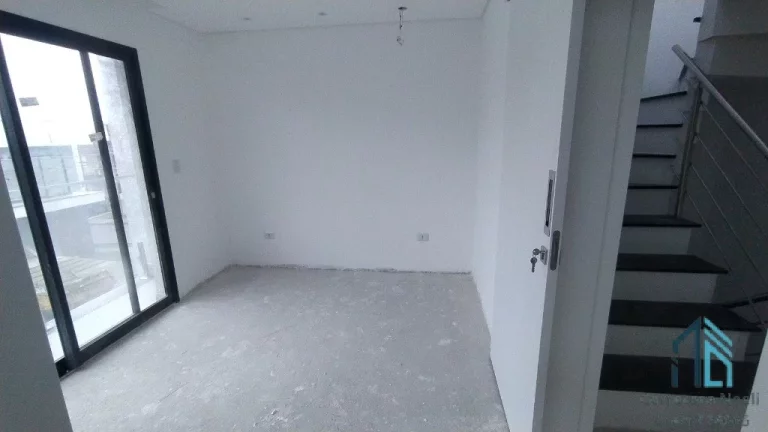 Imagem Sobrado a venda, novo com terraço, ótimo acabamento 03 quartos c/suíte, no Pinheirinho em Curitiba PR