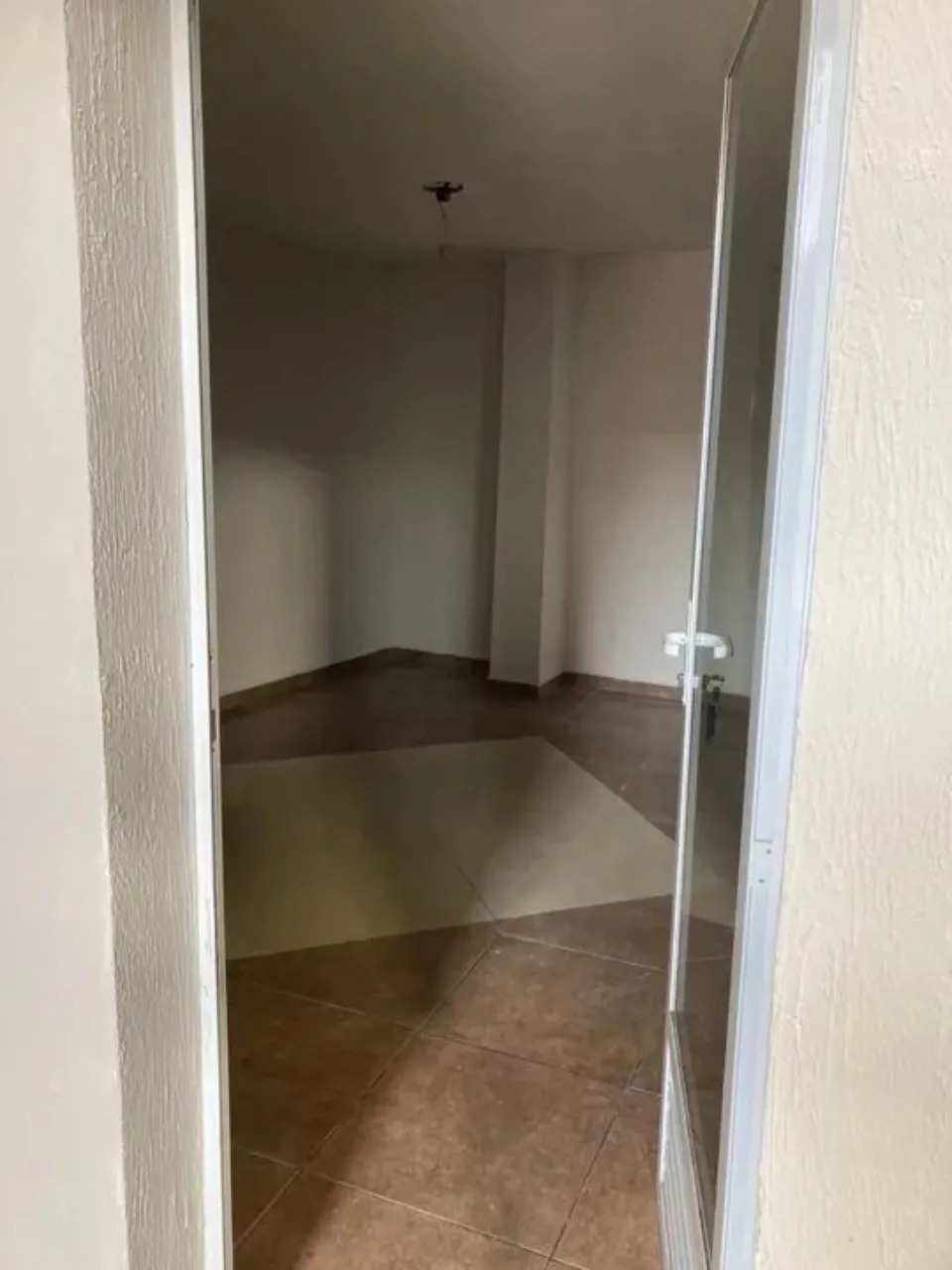 Imagem Galpão Comercial para Locação em Sorocaba-SP, Jardim Bertanha - 1 Sala, 1 Banheiro, 230m² de Área!